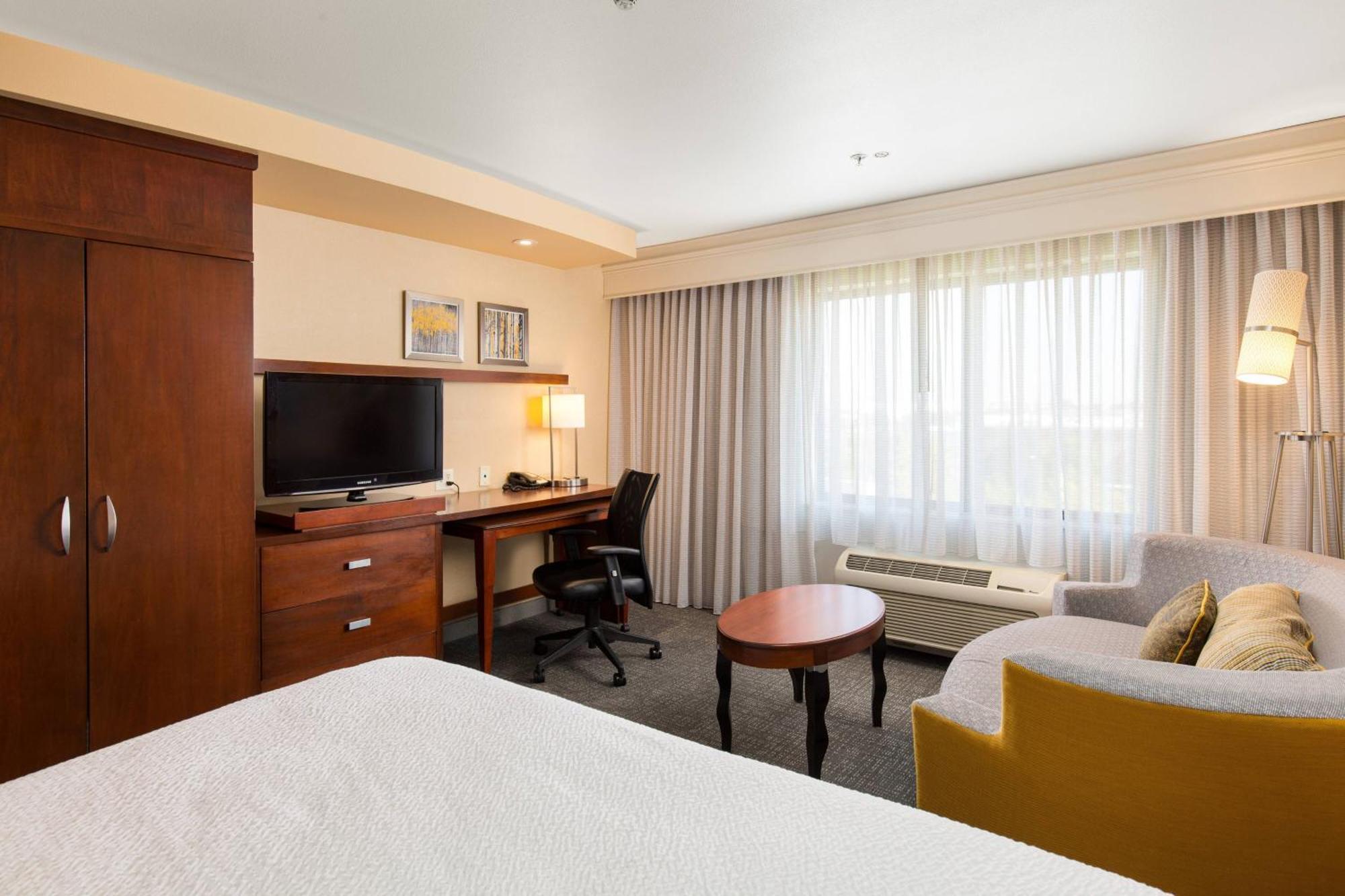 Hotel Courtyard By Marriott Ontario Rancho Cucamonga Exterior foto